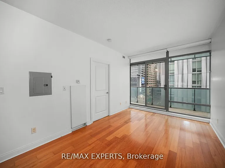 18 Yorkville Ave S #903 — Photo 6
