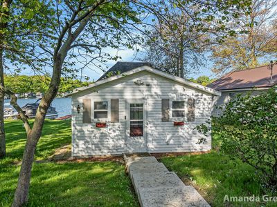 141 N Coolidge Dr, Six Lakes, MI, 48886