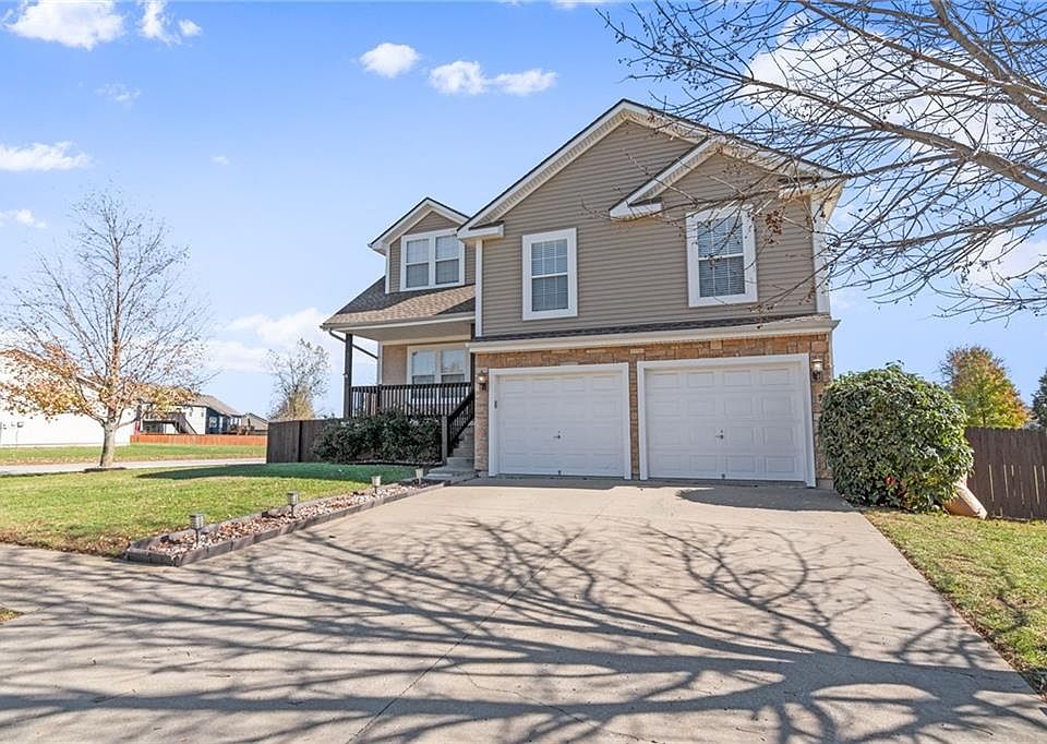 1st image of 629 N Rockwell Ct
