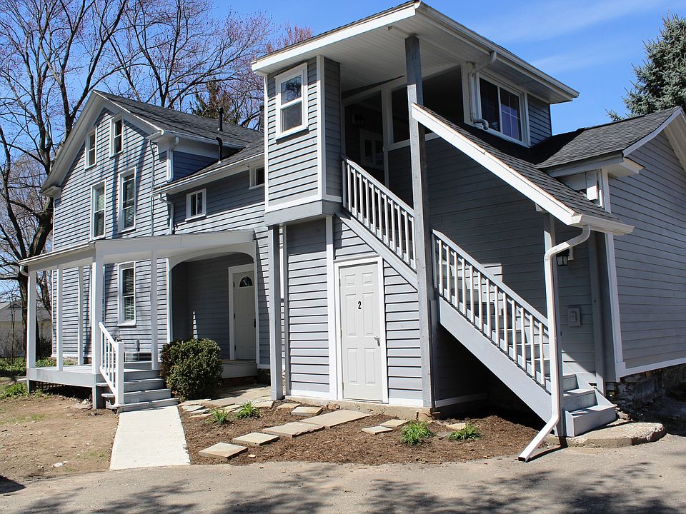 First Floor 1600 sq ft unit