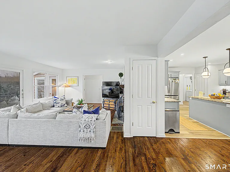 14 Shore Rd — Photo 12