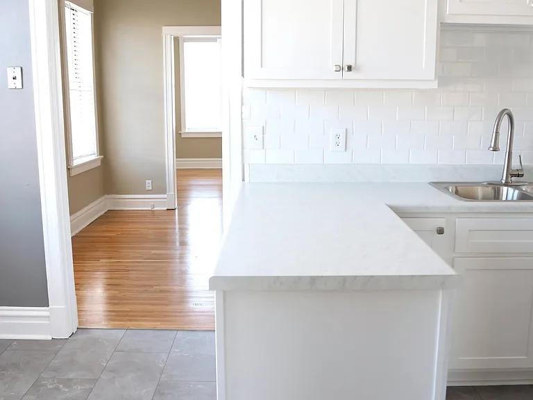 5210 Bancroft Ave #2W — Photo 9