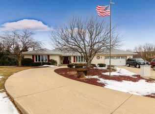140 Blue Bill Ct, Bloomingdale, IL 60108