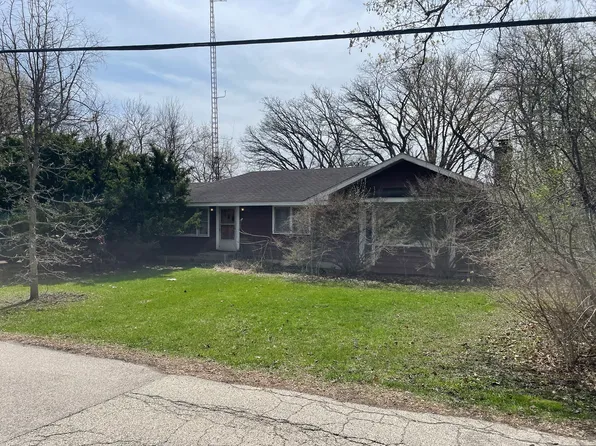 1613 South St, Crystal Lake, IL 60014