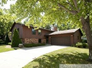 10033 Oxborough Rd, Bloomington, MN 55437