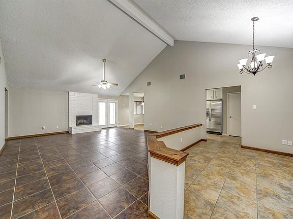 5th image of 15919 Barbarossa Dr