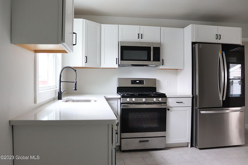 3rd image of 1712 Dorsett Street
