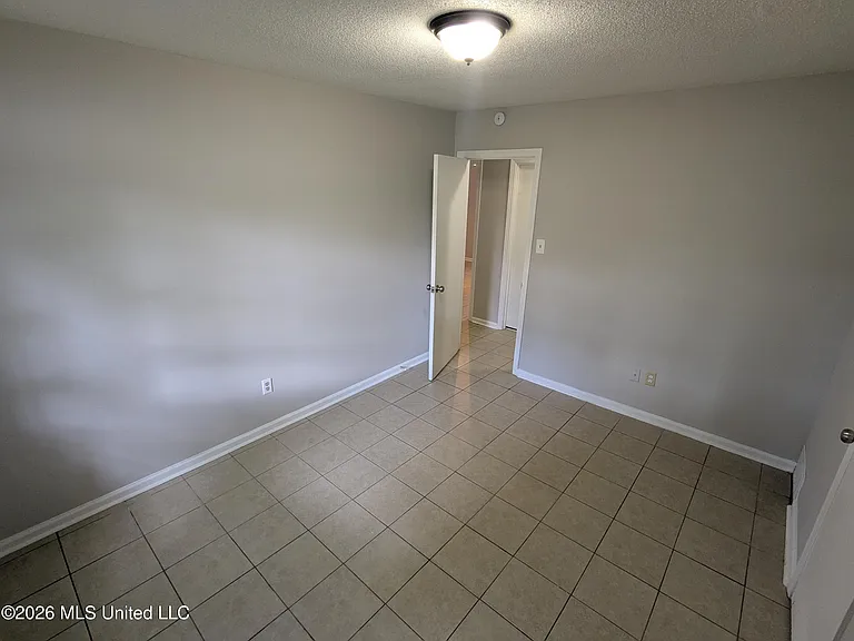 2905 Brook Cv — Photo 9