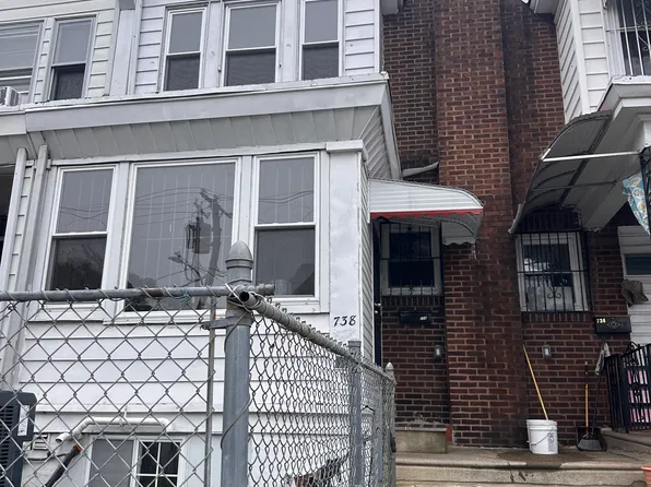 738 Mayfair St, Philadelphia, PA 19124