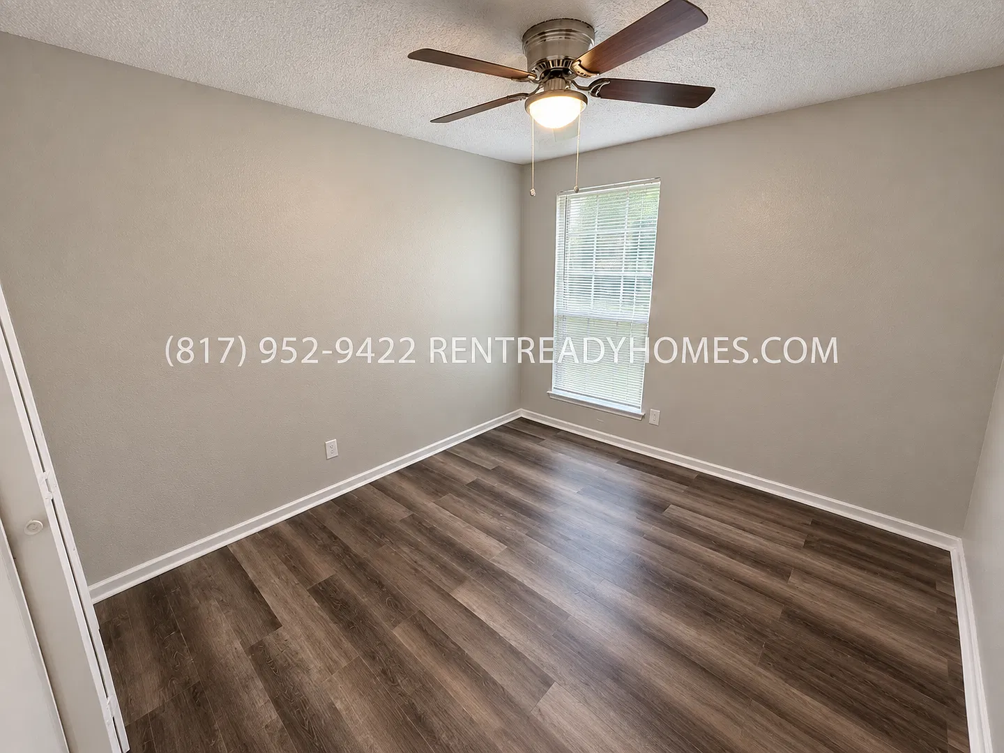 11802 Crystalwood Dr - 3 Bedroom Home With Backyard In East Houston — Photo 4