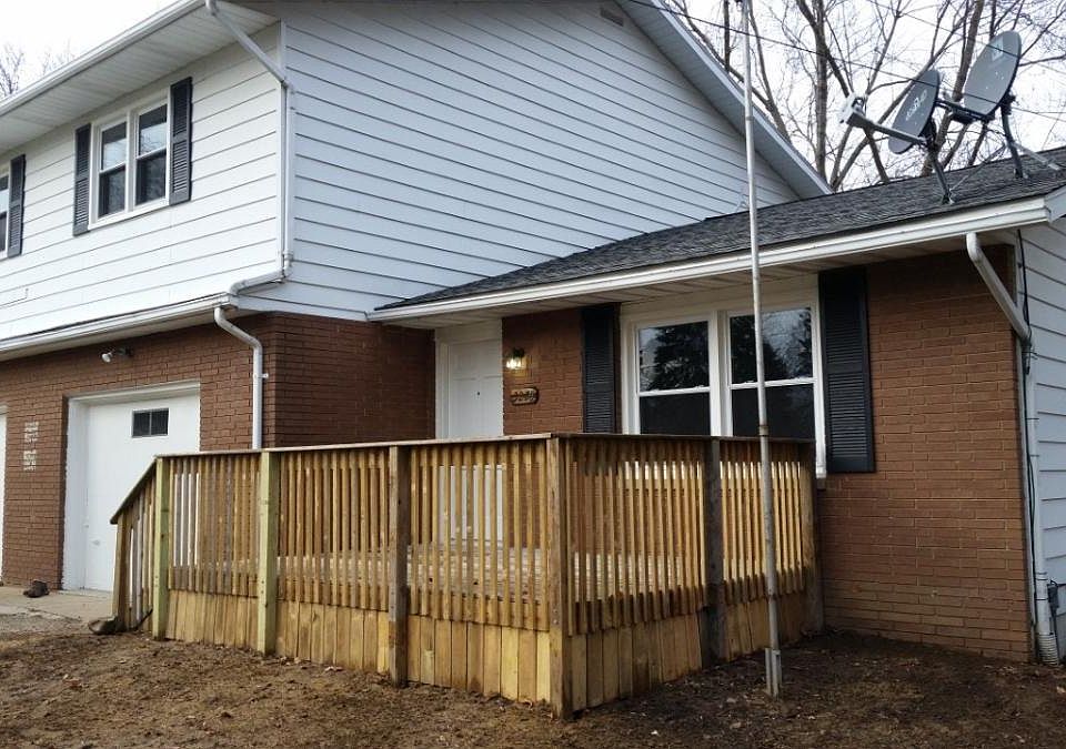 Large front deck