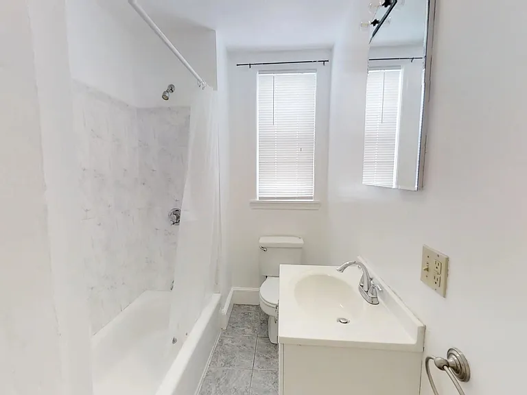 17 Dow St #2 — Photo 8
