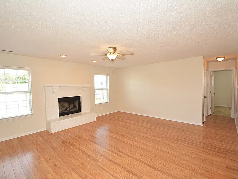 7394 Tassel Ct — Photo 5