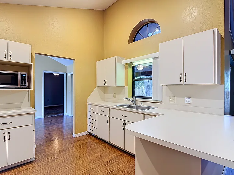 2108 Jonathan Ln — Photo 10