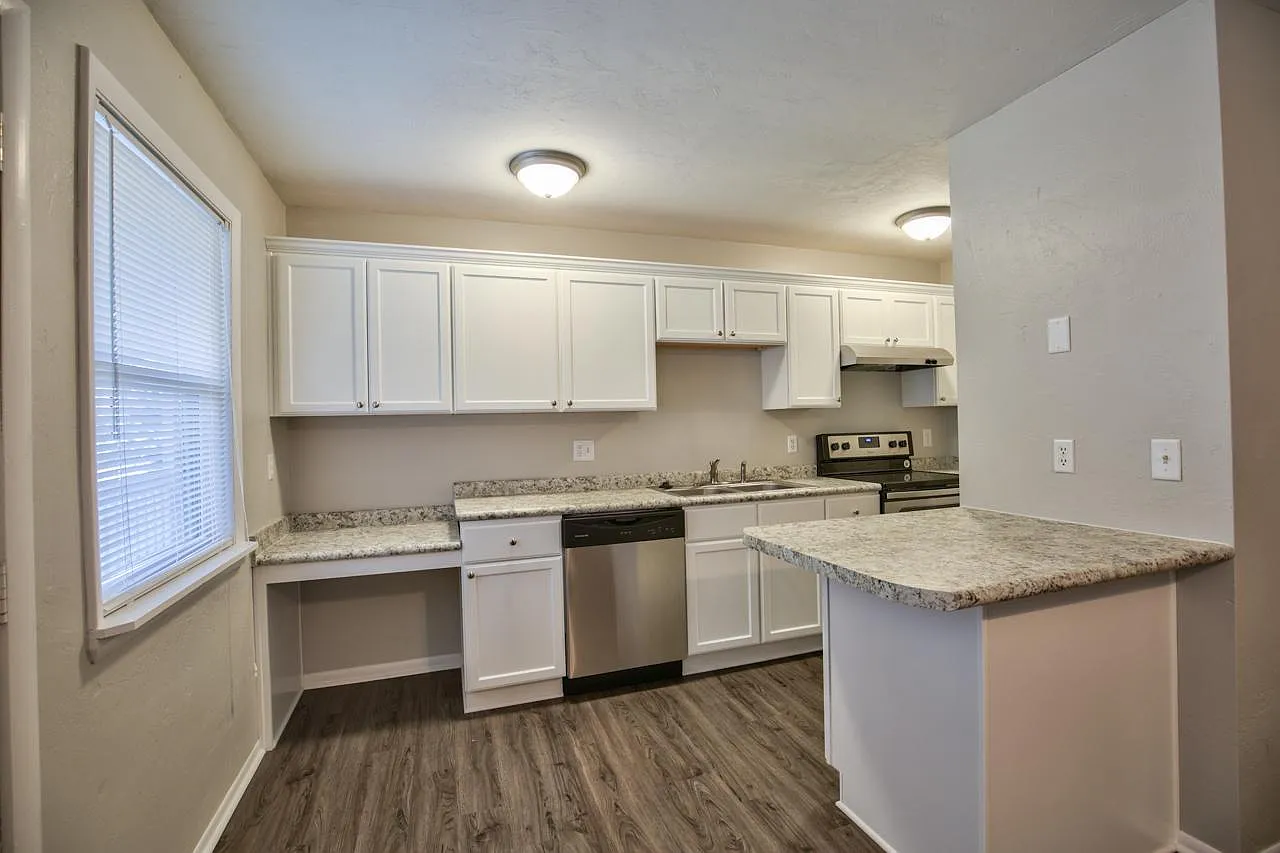 1 bed, 550 sqft, $975 — Photo 3