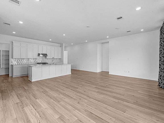 3rd image of 17511 Tulip Willow Way