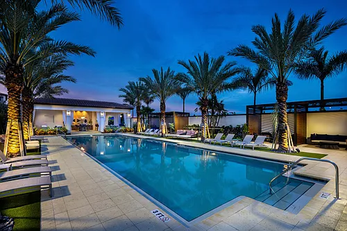 Locklyn West Palm Photo 1