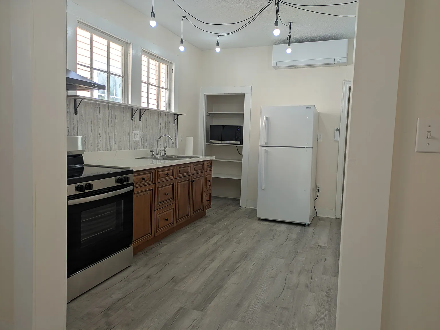 1 bed, 500 sqft, $1,300 — Photo 3