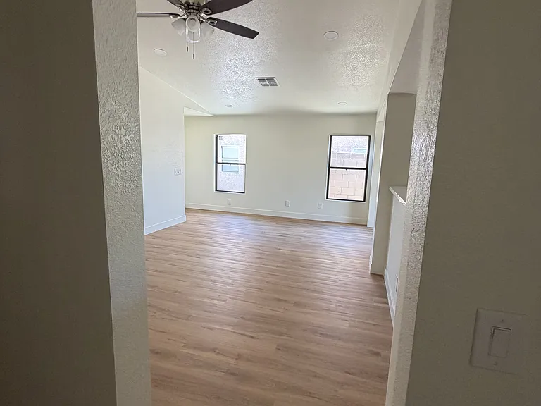 12910 N 127th Dr — Photo 3