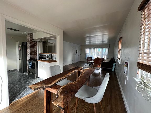 Living Room/Dining room: open flow floorplan