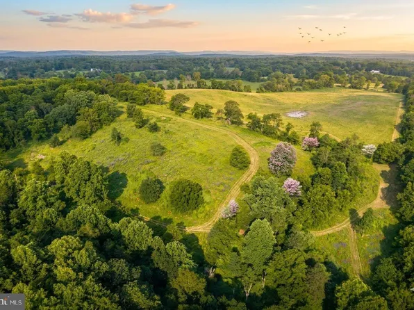 Washwright Rd, Hume, VA 22639