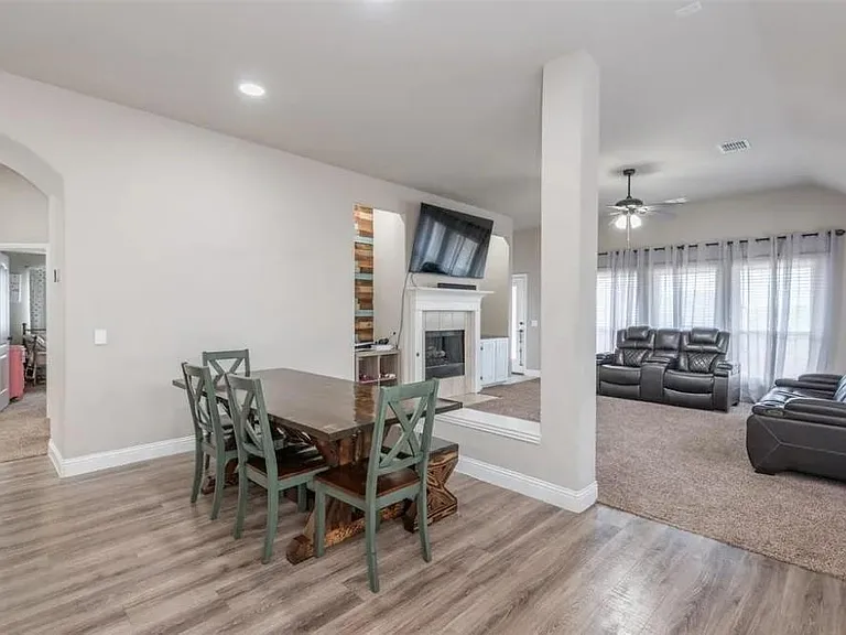 1044 Kingston Dr — Photo 6