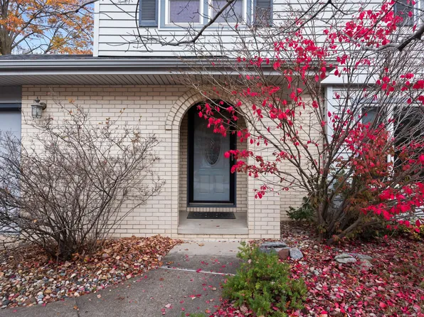 3017 Valdez Dr, Des Moines, IA 50310