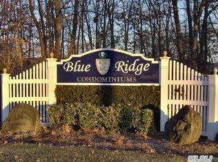 699 Blue Ridge Dr, Medford, NY 11763