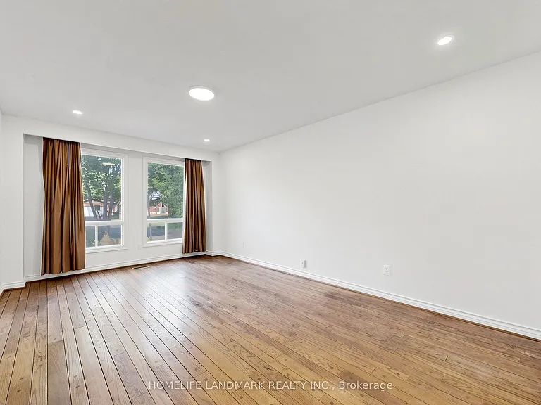 23 Dorian Pl — Photo 2