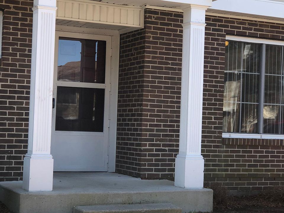1st image of 611 Corning Ct