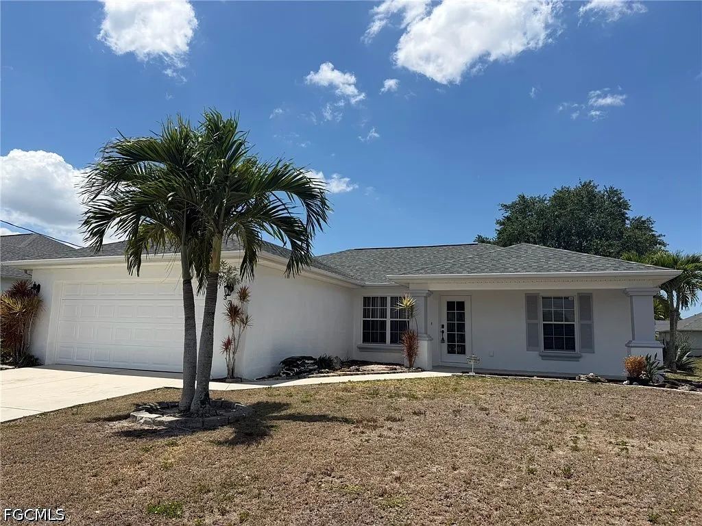 3 bed, 2.0 bath, 1408 sqft, $1,900 — Photo 1