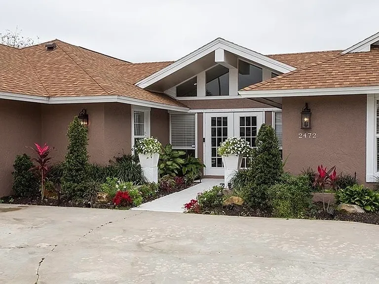 2472 Pinewoods Cir — Photo 2