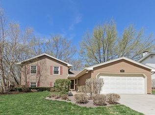 1430 Kingsdale Rd, Hoffman Estates, IL 60169