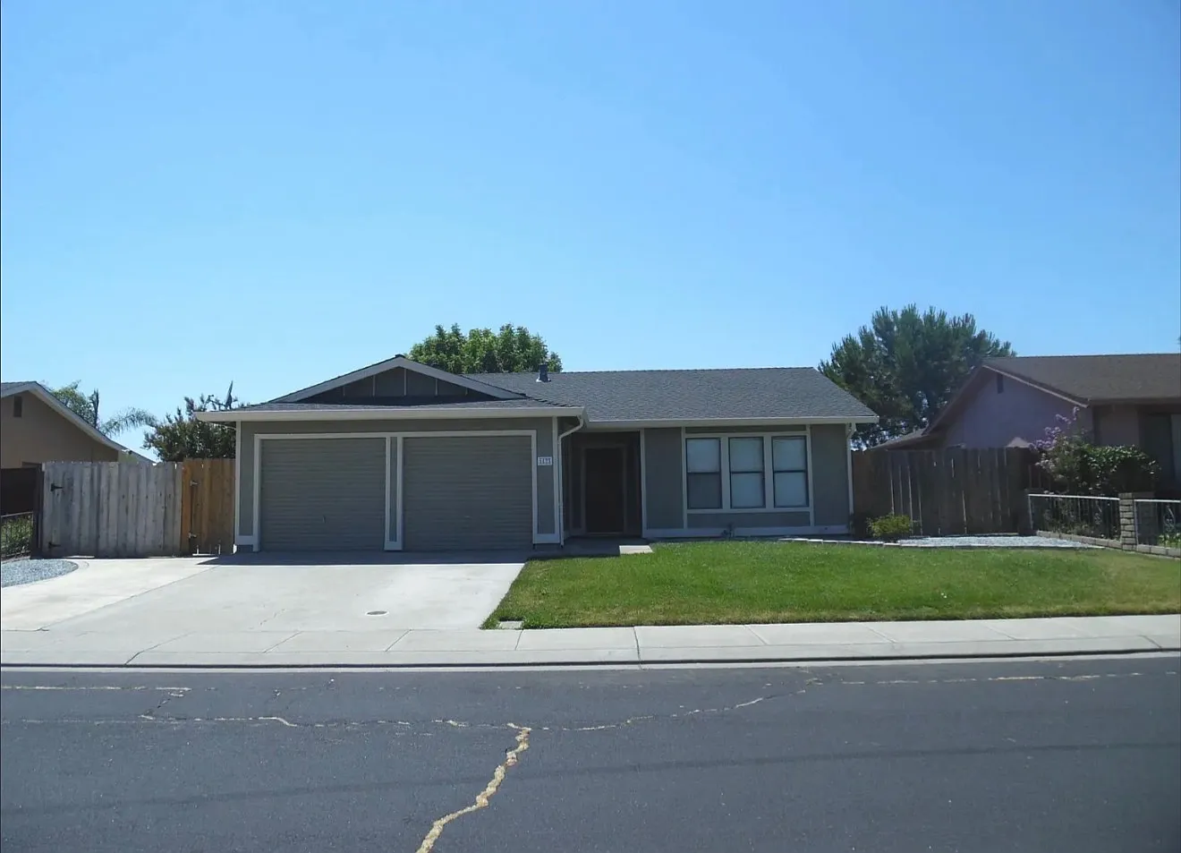3 bed, 1454 sqft, $2,458 — Photo 2
