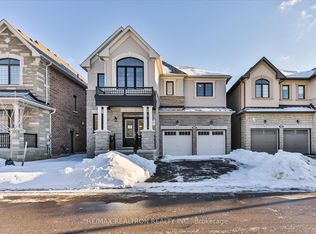 2858 Foxden Sq, Pickering, ON L1X 0N9