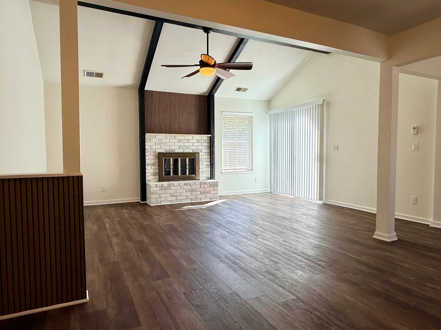 233 NE Bayview Dr — Photo 4