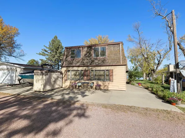 46246 S Shore Pl, Hartford, SD 57033