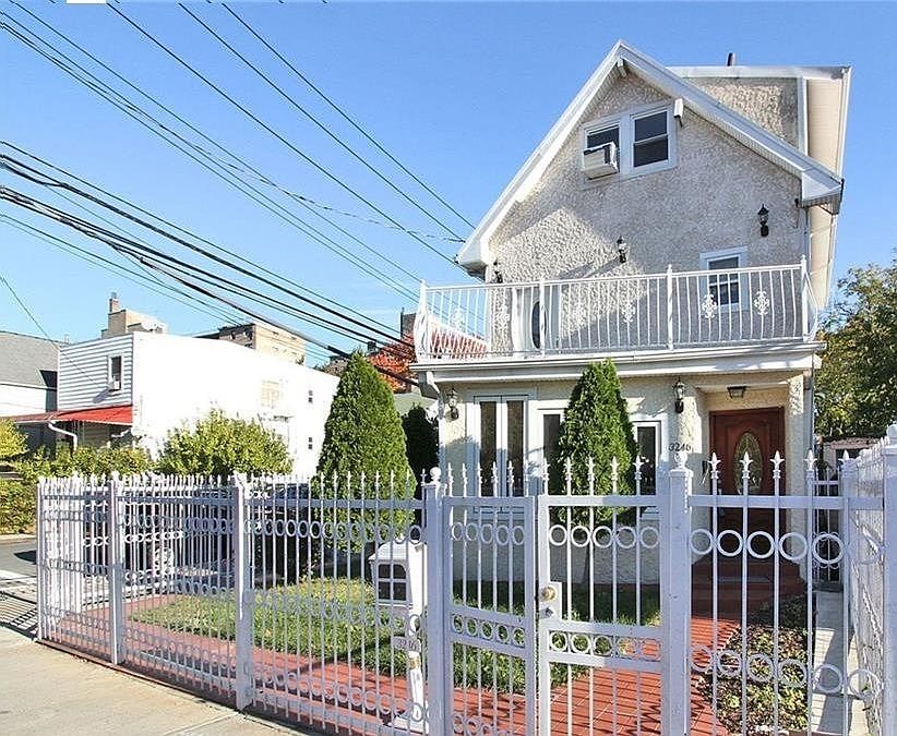 2nd image of 3246 Corlear Ave