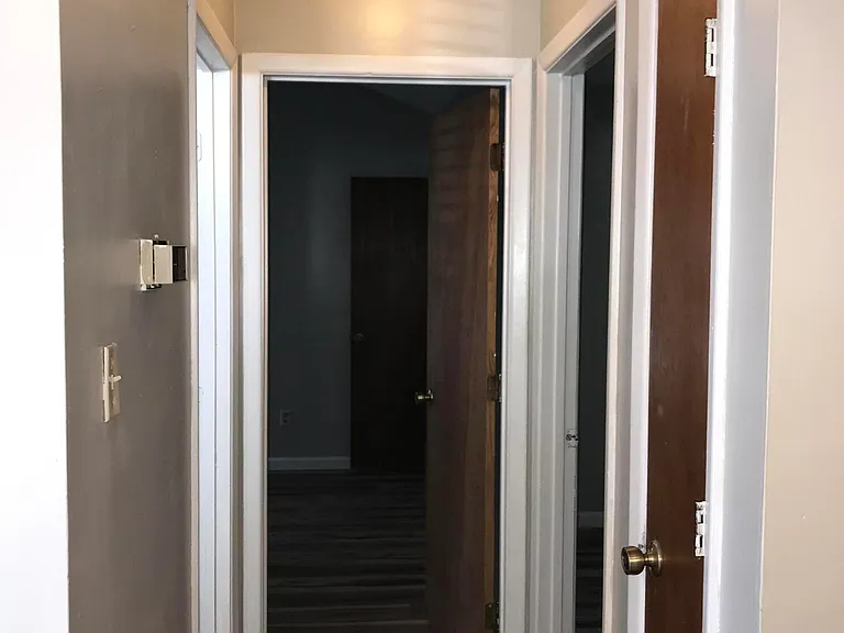 112 Basswood Ct — Photo 5
