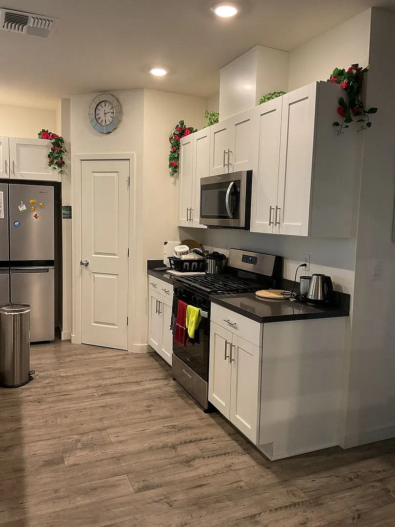 Newer Home in Established Subdivision — Photo 4