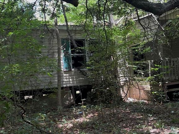 3rd image of 1429 Division Rd