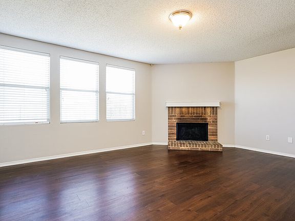 5th image of 1504 Daisy Ln