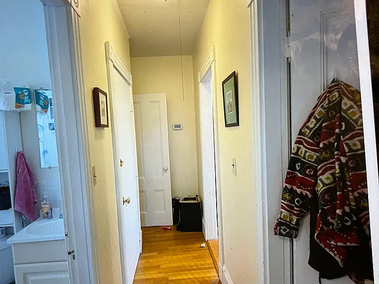 10 Clarendon Ave #2 — Photo 18