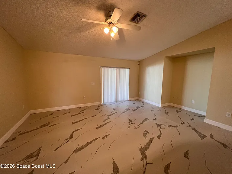 619 Pampas St NW — Photo 10