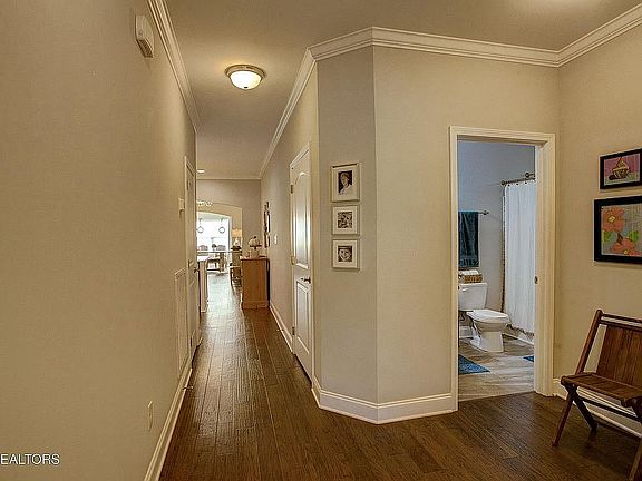 2nd image of 407 Sunny Springs Ln