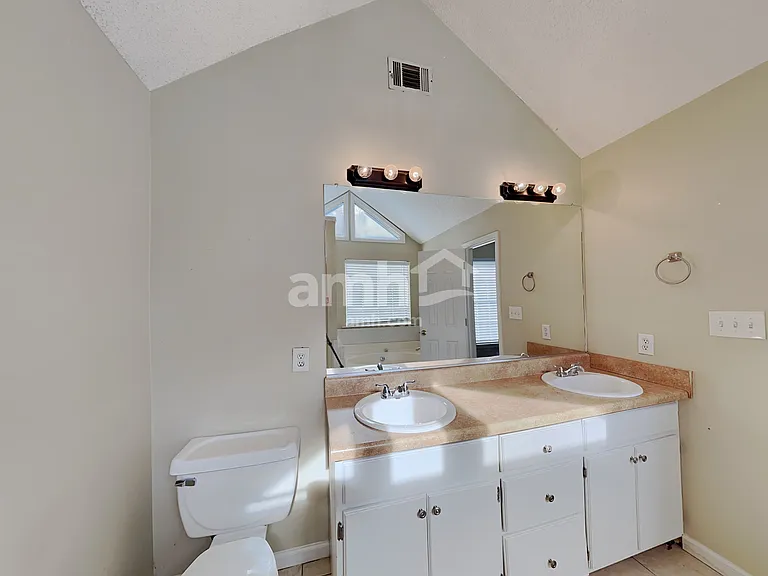 753 Country Lake Ct — Photo 10
