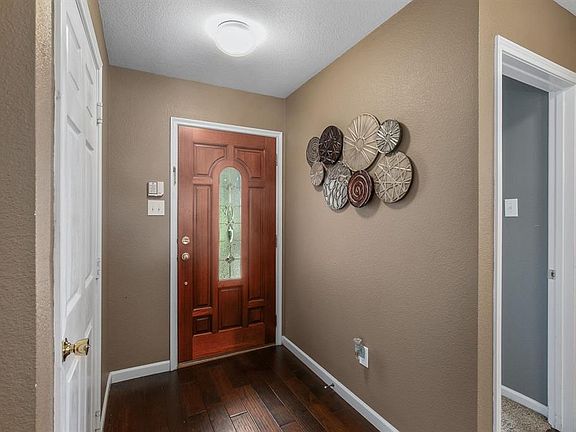 5th image of 2701 Dexter Ct