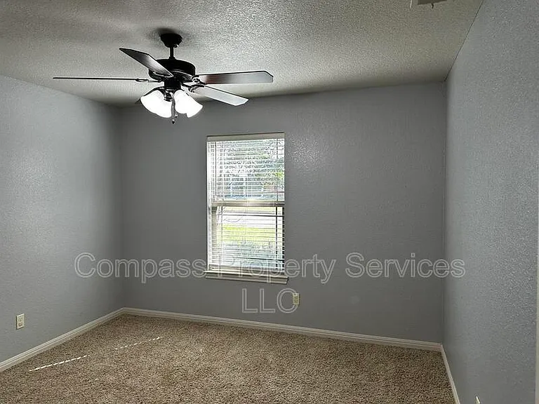 10412 Whitney Trce #10412 — Photo 14