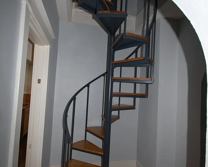 917 Skyline Dr — Photo 10