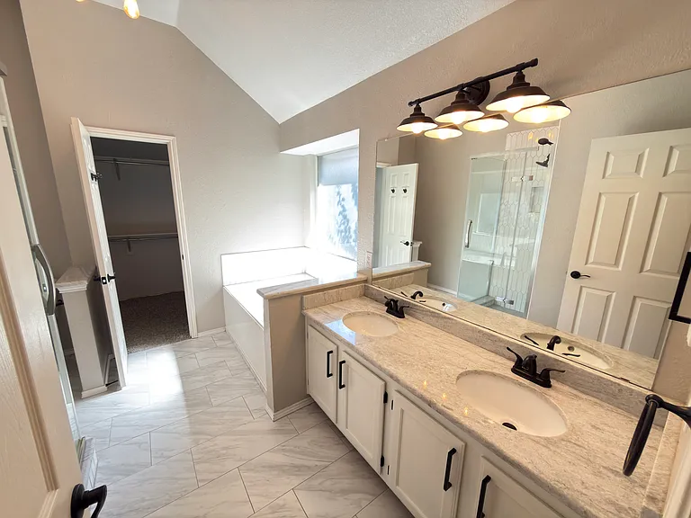 12100 Biloxi Dr — Photo 16